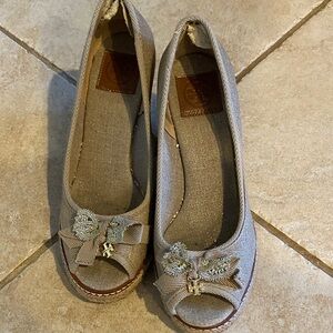 Tory Burch Stylish Beige Peep-Toe Wedges